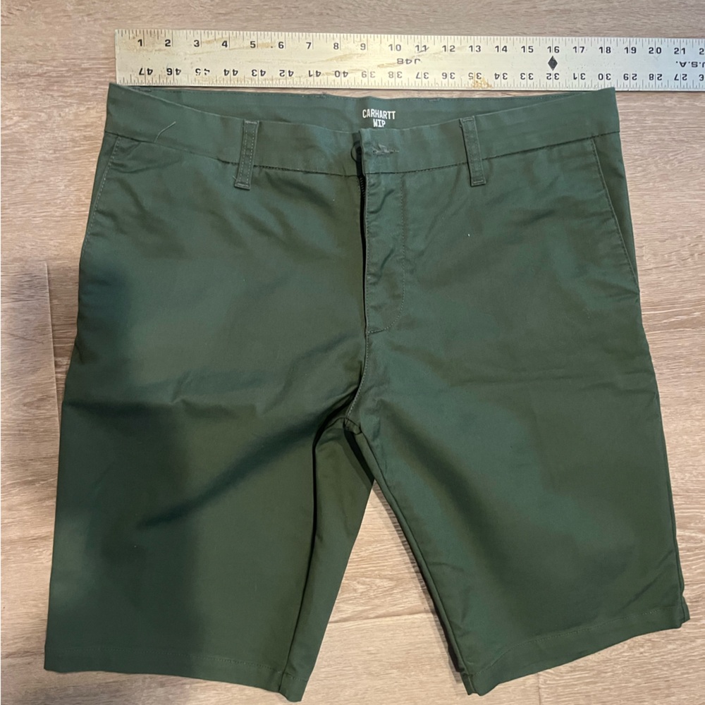 Carhartt WIP Shorts NWOT 36